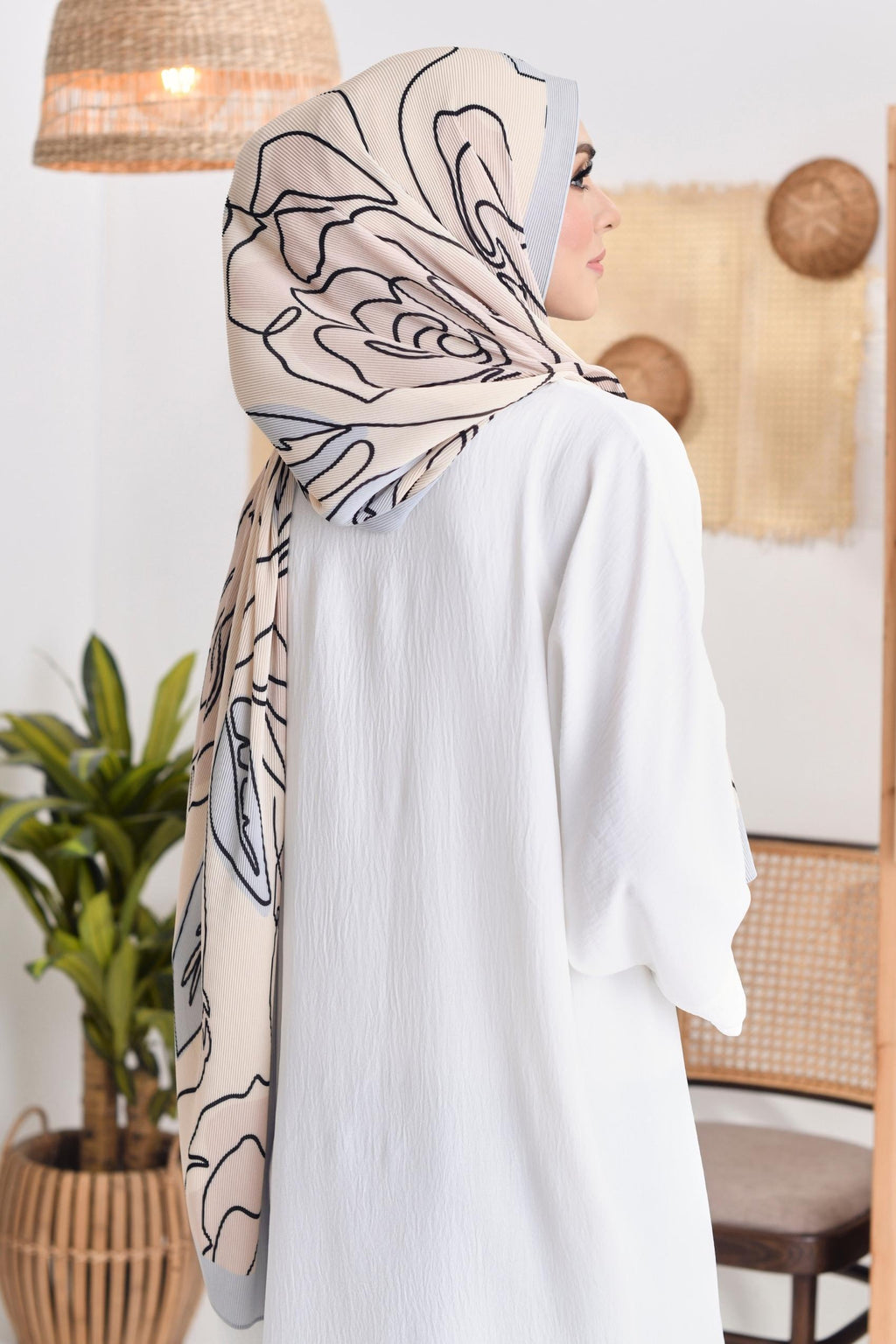 (SAMPLE) ( Full Wide Pleats Shawl ) Abstract x Bloom ( Medellin )