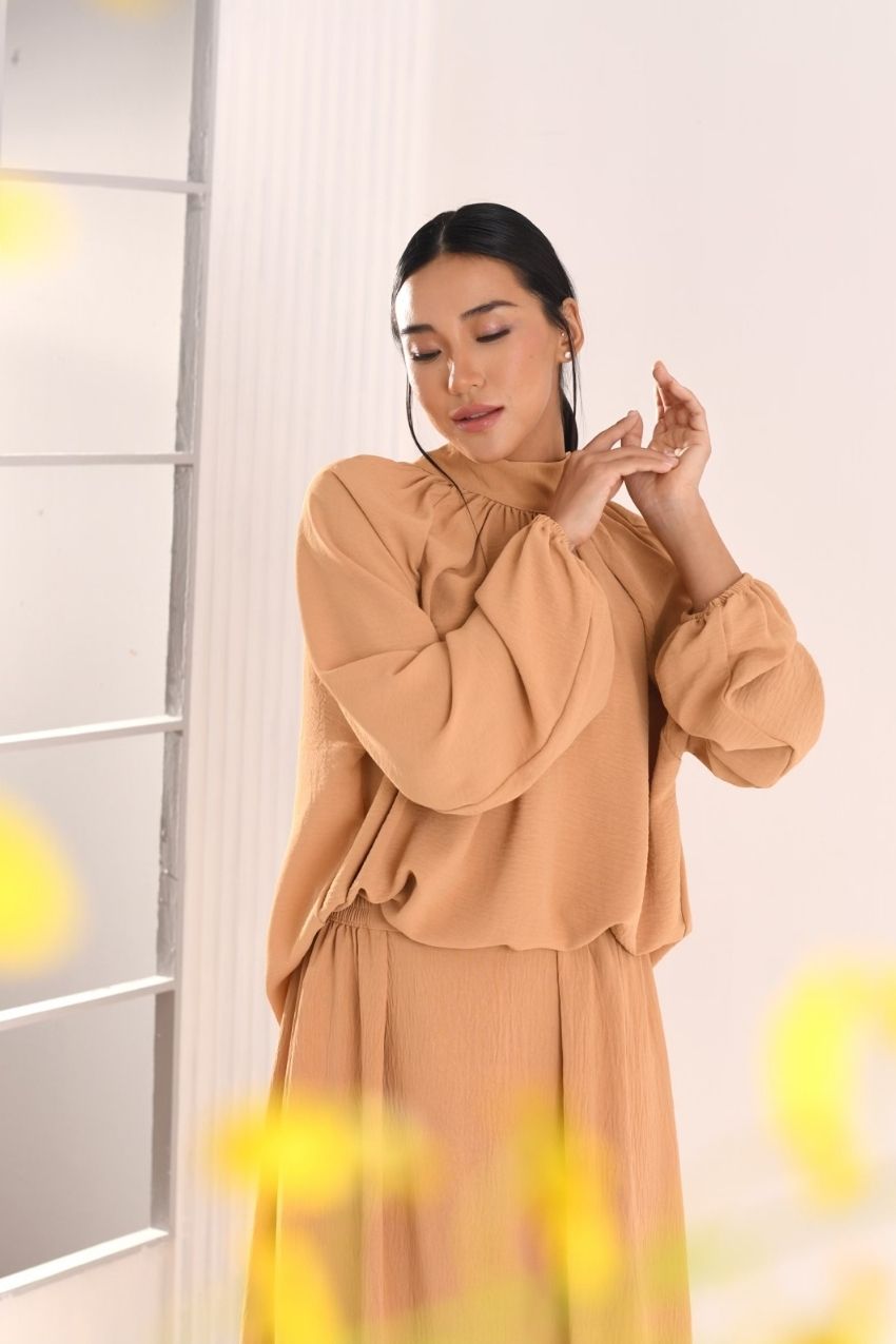Young Seo Set in Lite Mustard