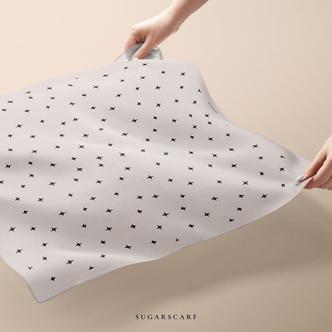 (SAMPLE) (PLEATS WIDE) Hello Gorgeous in KiraKira