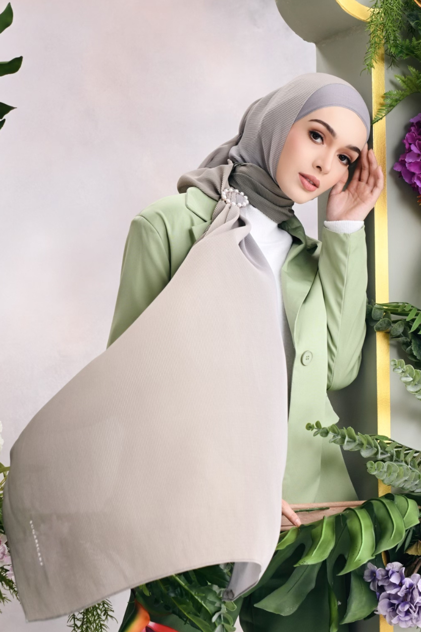 Ombre online pleated shawl