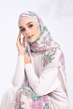 (SAMPLE) ( Full Wide Pleats Shawl ) Wild Blooms ( Diana )