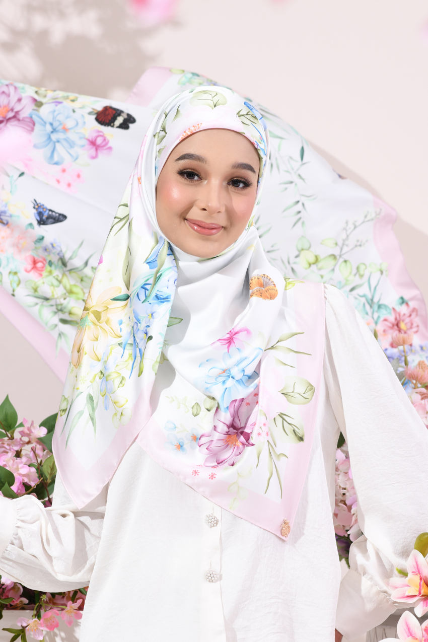 YES ( Square ) Soulful Bloom Mixed Silk Satin Scarf ( Laila )