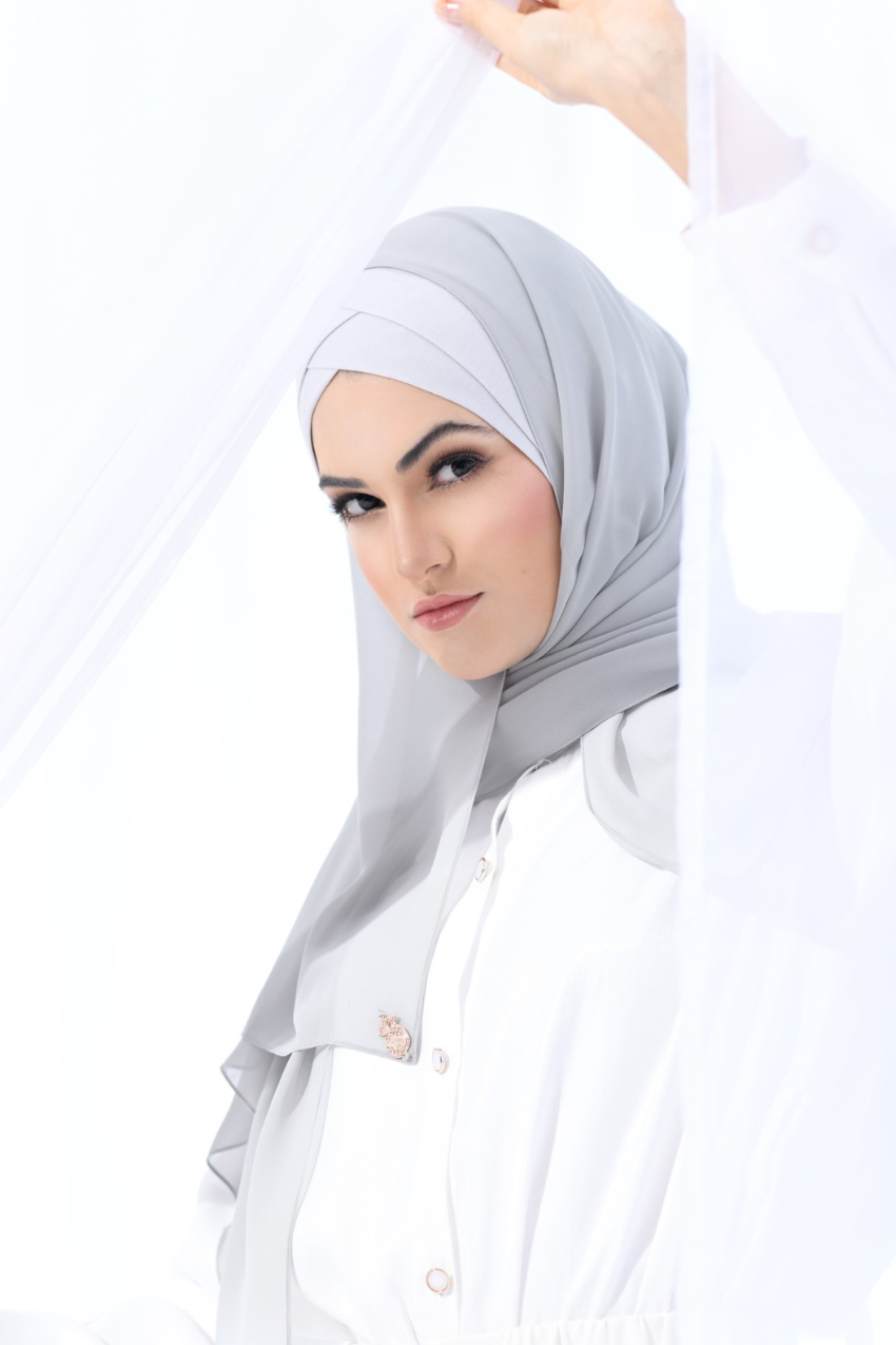 YES DEFECT - Madison Classic Lux Chiffon Semi Instant In Mrs Grey