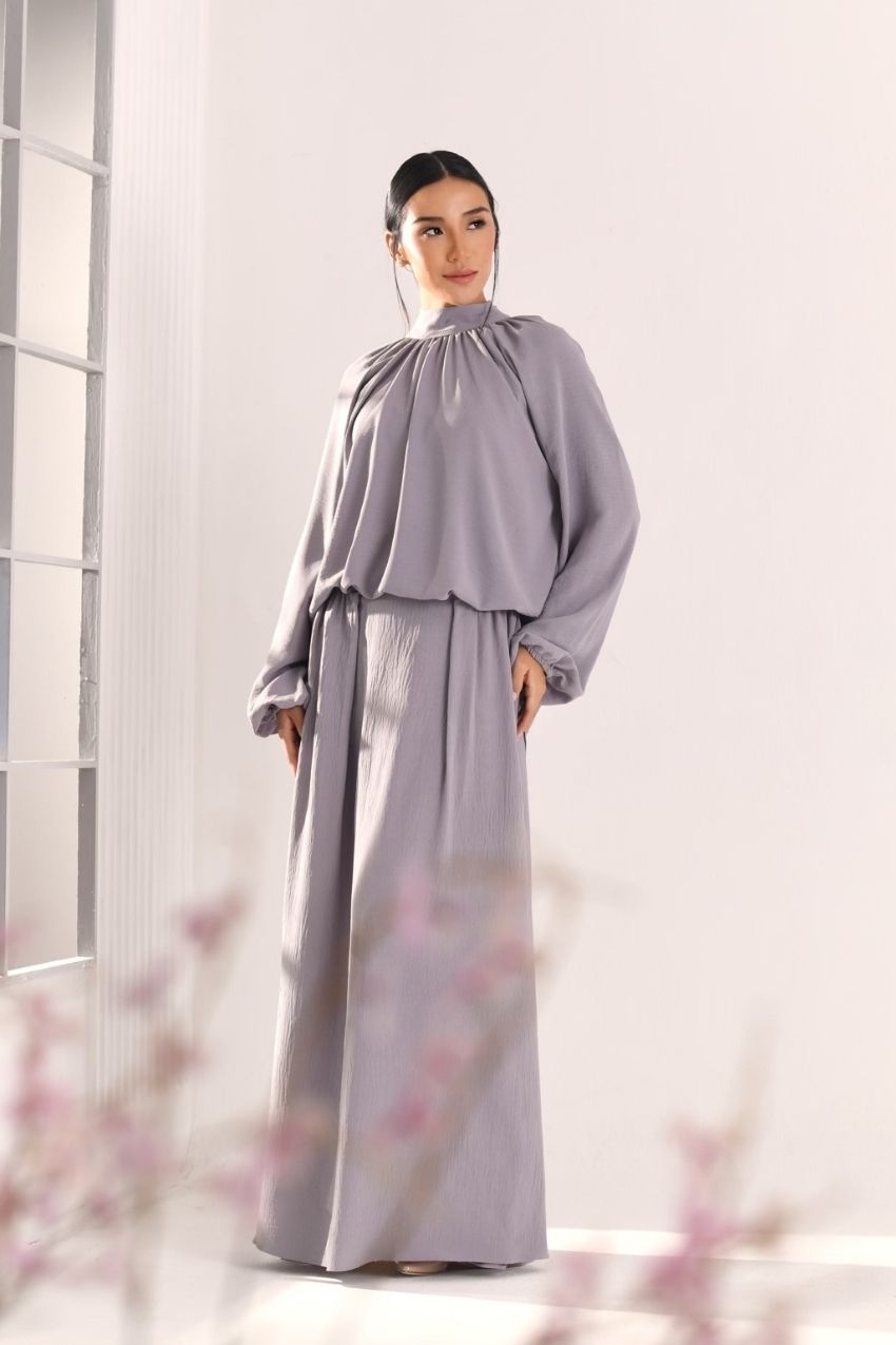 Young Seo Set in Go Grey