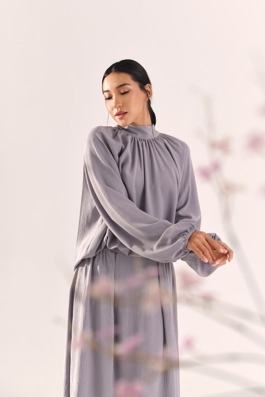 Young Seo Set in Go Grey