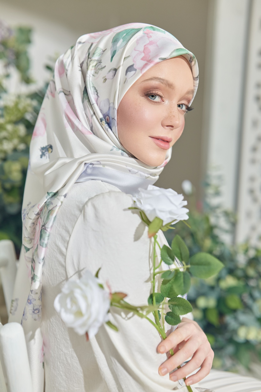 YES ( Square ) Paint in Bloom Matte Satin Silk Scarf ( HI-TEA )