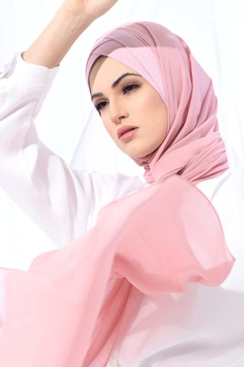 Madison Classic Lux Chiffon Semi Instant In Strawberry Milkshake