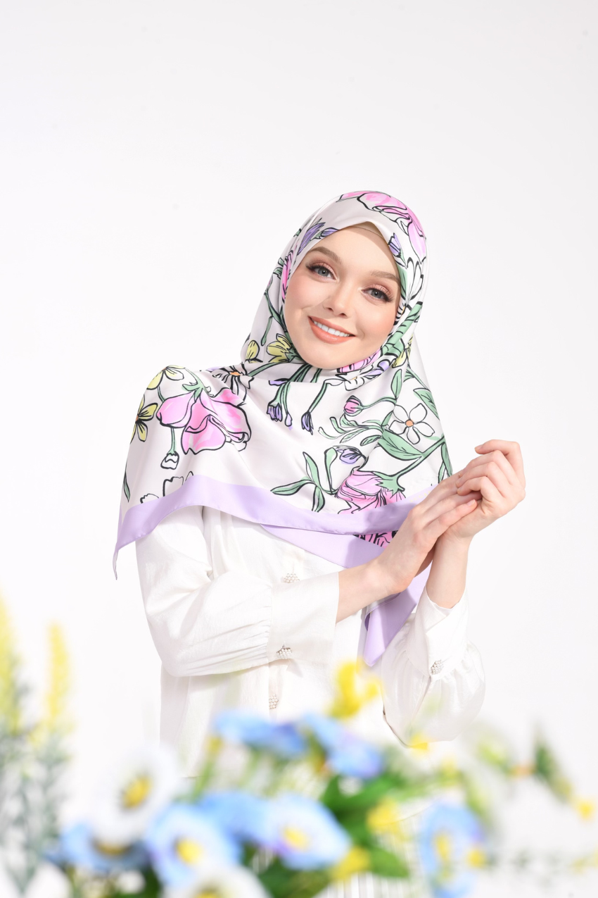 YES DEFECT - ( Square ) Bloom Flair Soft Silk Matte Satin (FIRST LOVE)