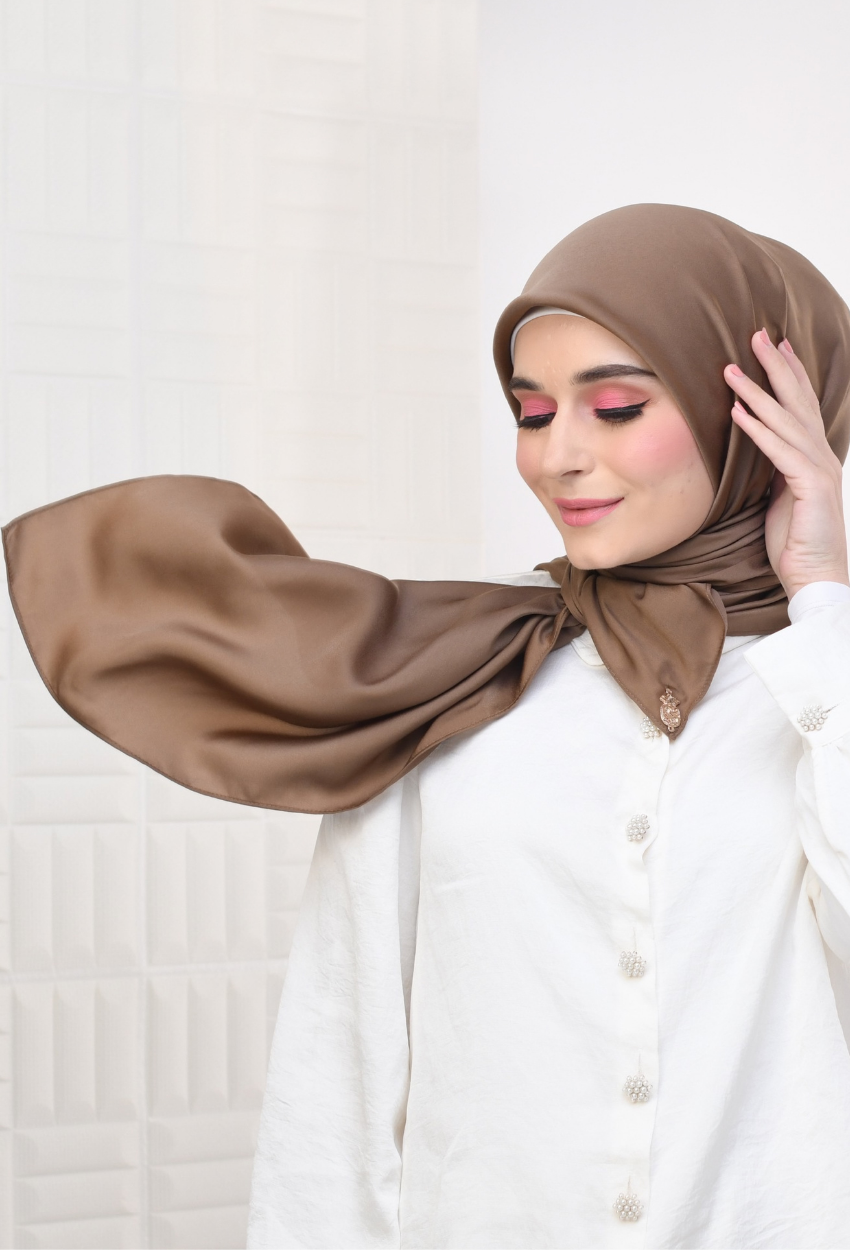 YES DEFECT -  YOUR NEW MATE Smooth Satin Silk - Taupe