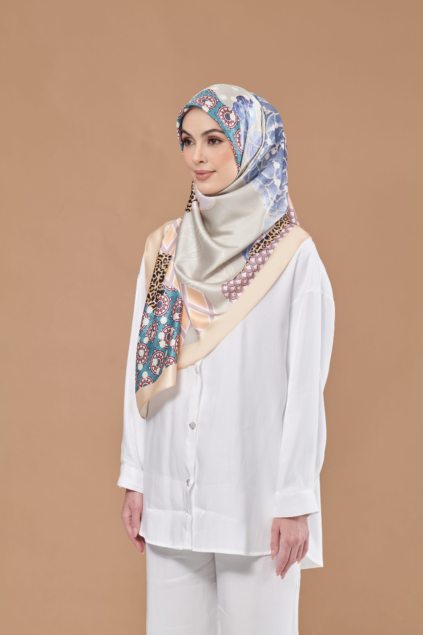 ( Square ) Andalusia Flower Mixed Satin Silk ( LABYRINTH )