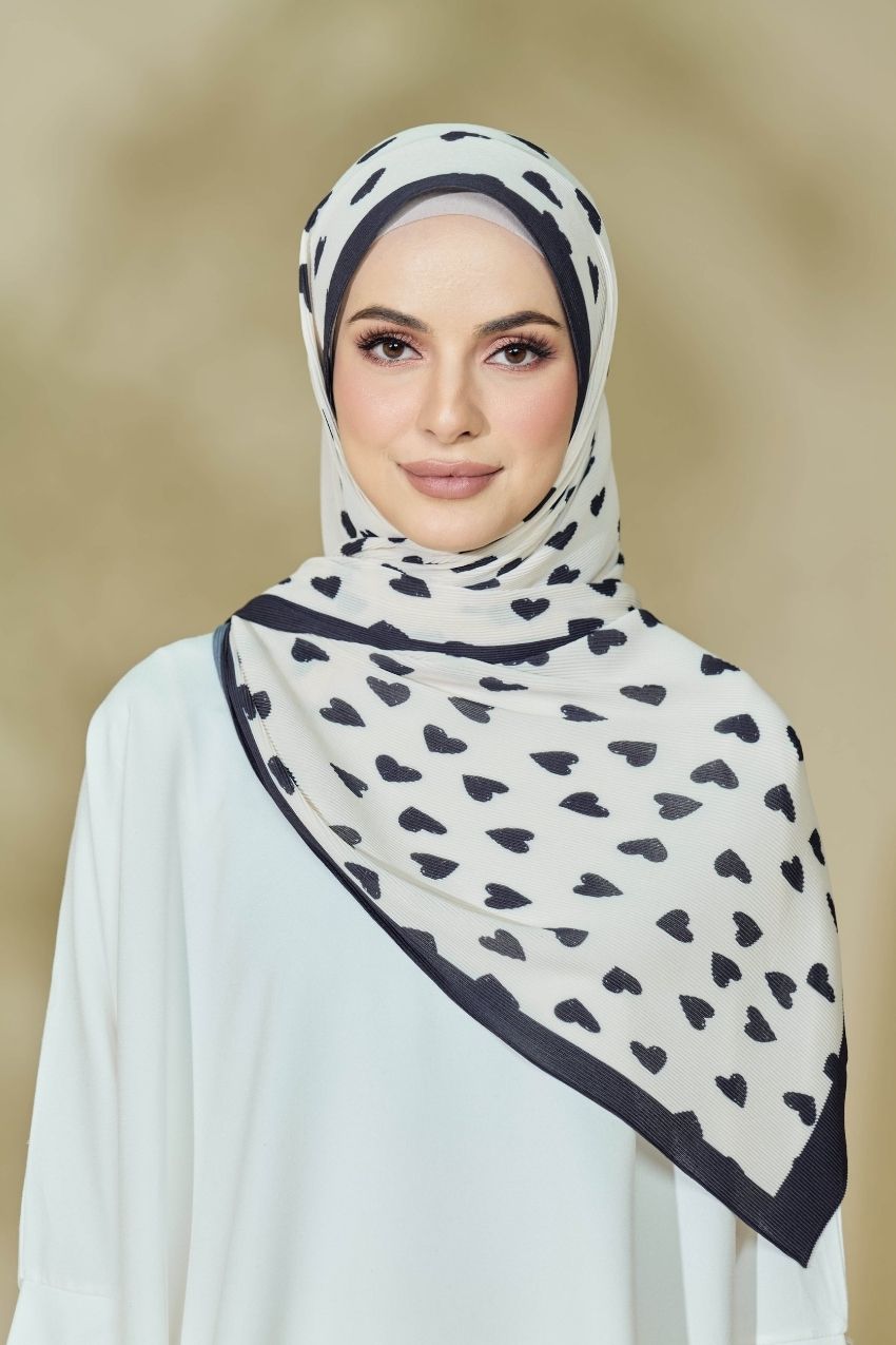 (SAMPLE) Abstract x Bloom Journey Wide Pleats Scarf In ( Heart and Roll )