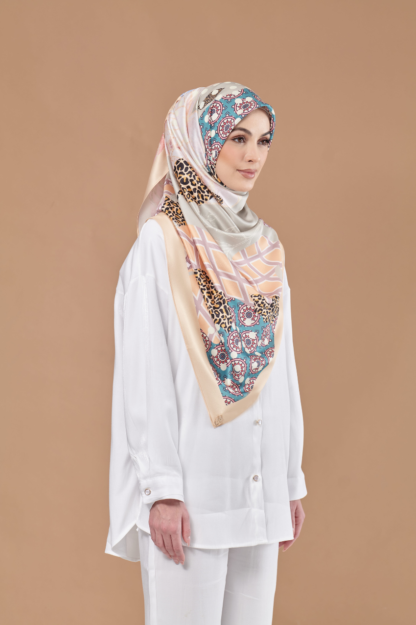 ( Square ) Andalusia Flower Mixed Satin Silk ( LABYRINTH )