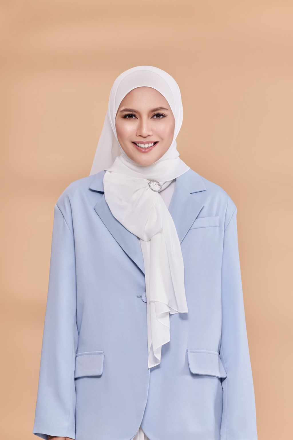 YES DEFECT - Emily Lux Chiffon ( Boss Babe - Winter White )