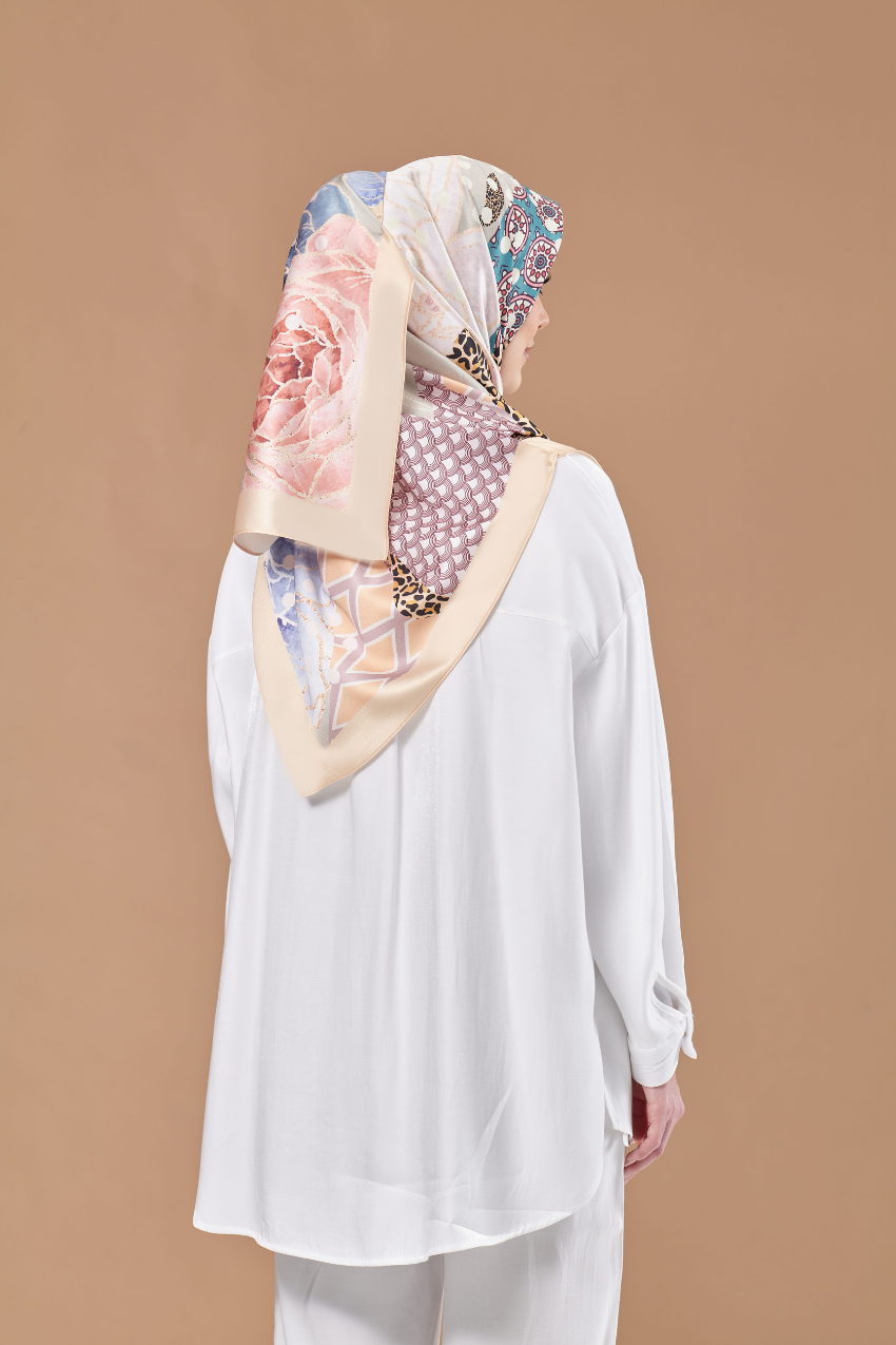 ( Square ) Andalusia Flower Mixed Satin Silk ( LABYRINTH )