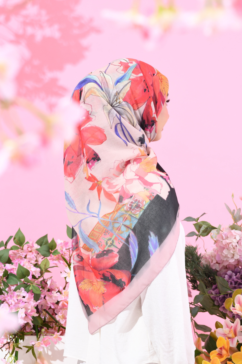 (Japanese Voile Square Scarf ) Soulful Bloom In (Dahlia)