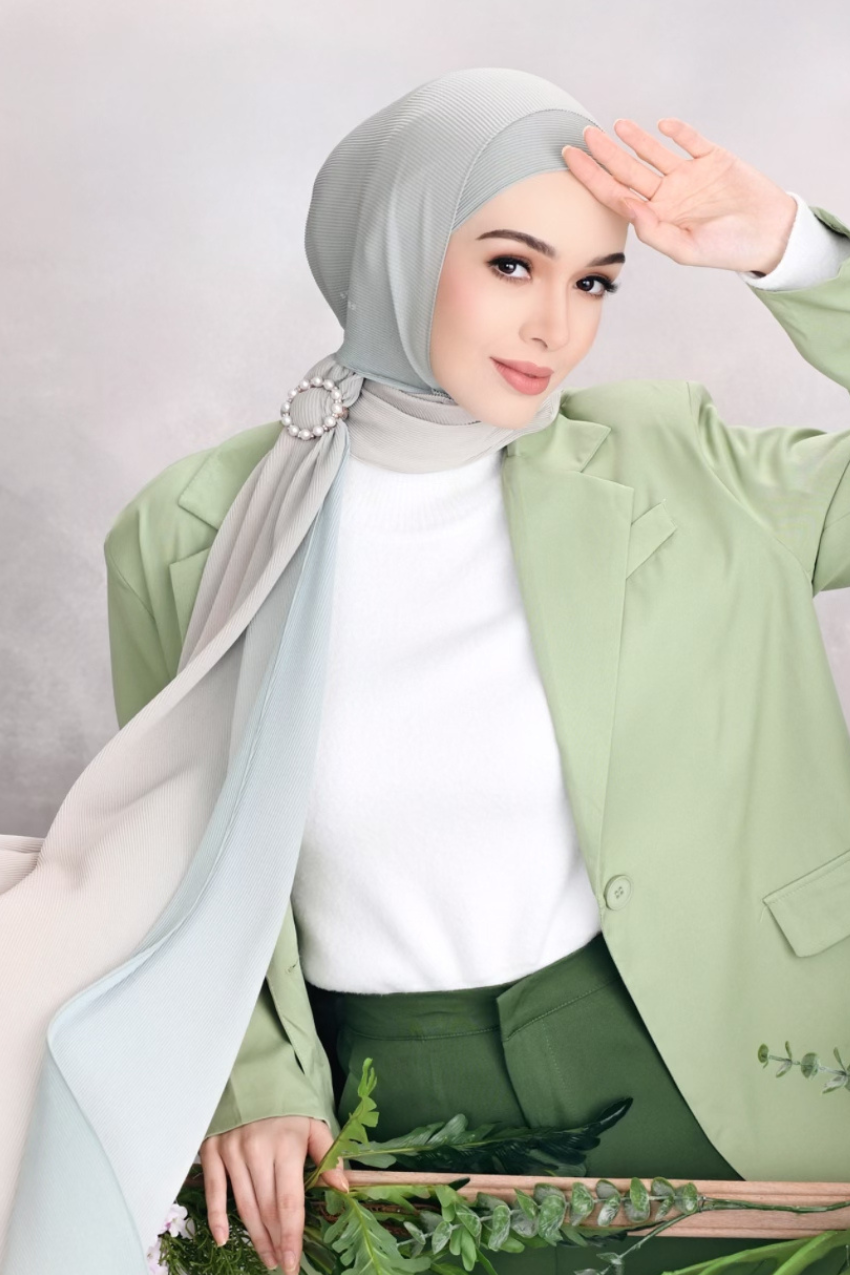 Yes Defect ( Full Wide Pleats Shawl ) Ombré ( Radiance) Code C
