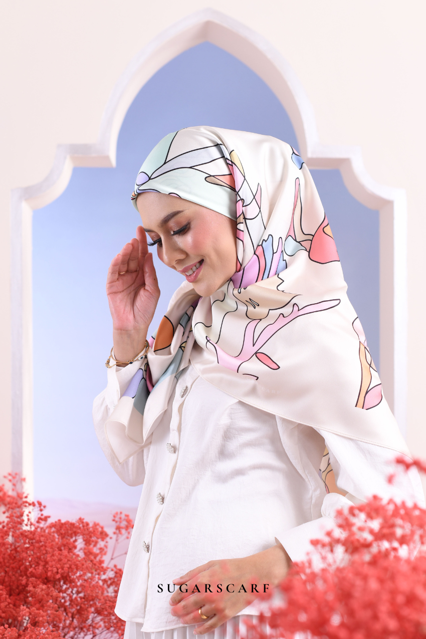YES DEFECT - ( Square ) Garden of Hurrem Bloom Mixed Silk Satin Scarf ( ALARA )
