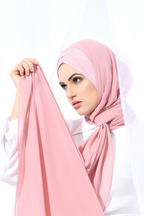 Madison Classic Lux Chiffon Semi Instant In Strawberry Milkshake