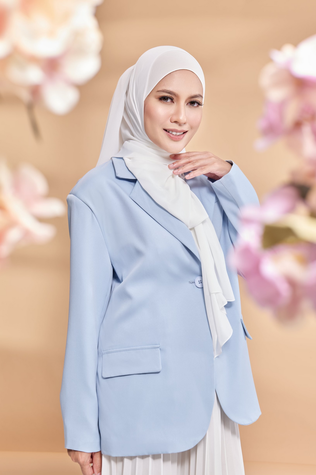 YES DEFECT - Emily Lux Chiffon ( Boss Babe - Winter White )