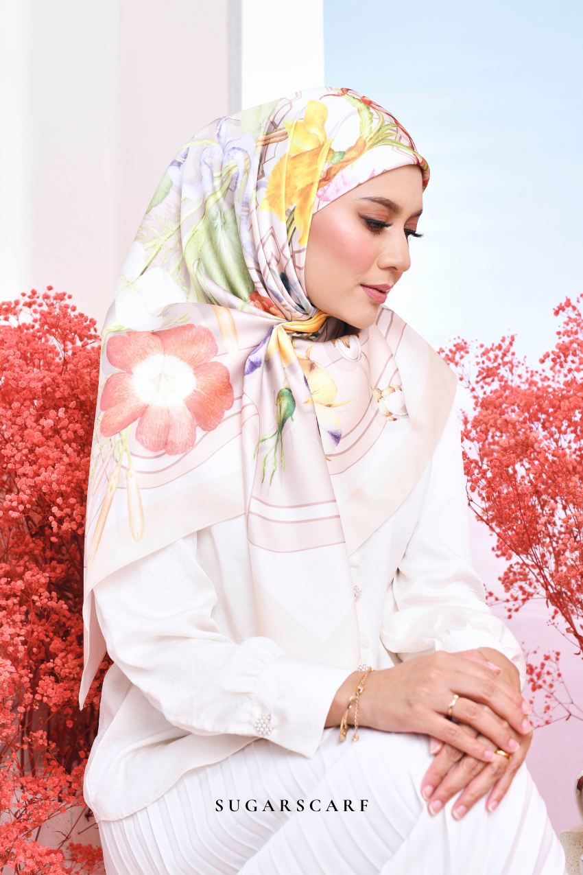 YES DEFECT - ( Square ) Garden of Hurrem Bloom Mixed Silk Satin Scarf ( ELYA )