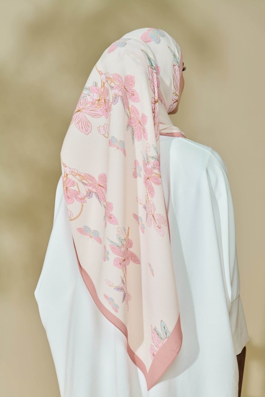 (SAMPLE) Abstract x Bloom Journey Wide Pleats Scarf In ( Sweet Child ) - with Box