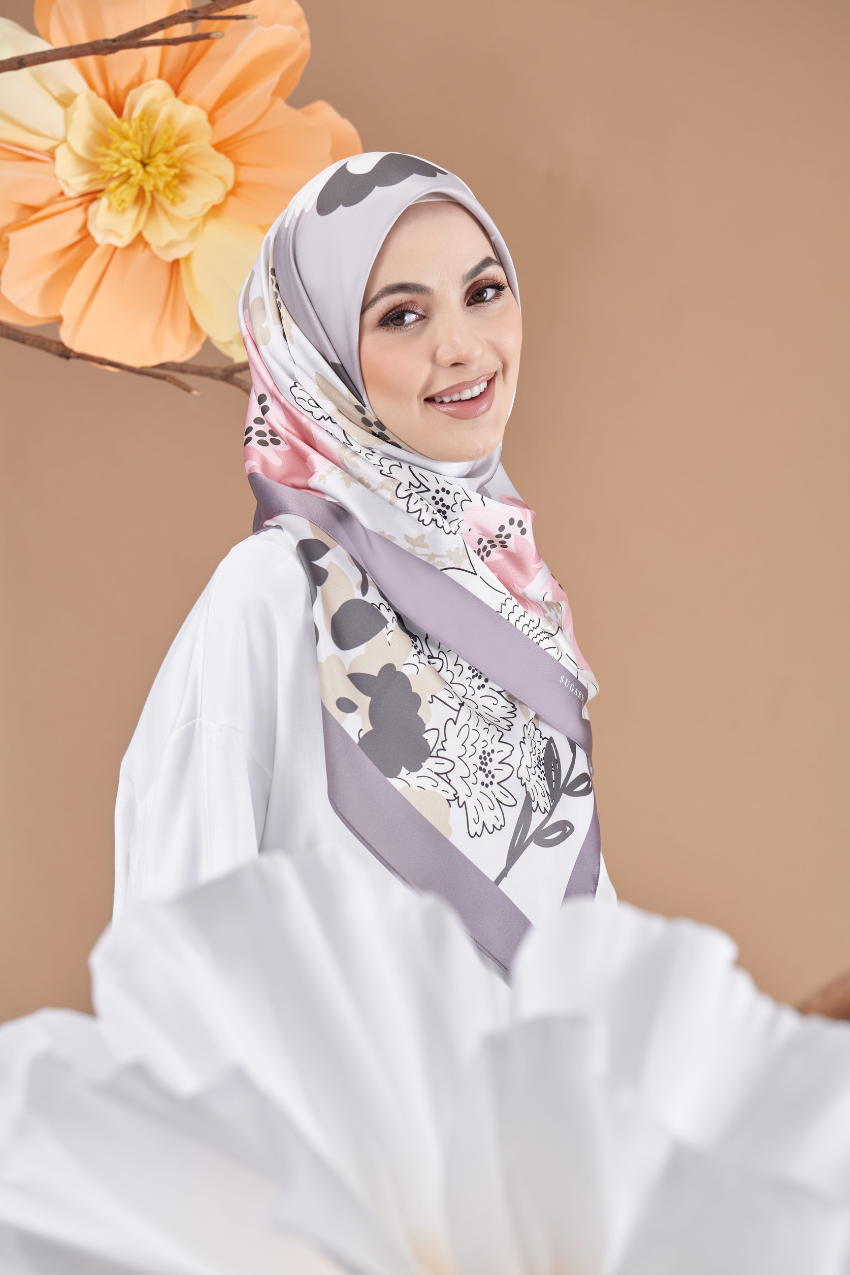 YES ( Square ) Andalusia Flower Mixed Satin Silk ( LOVE-PIE )