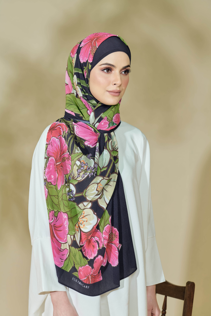 Wide Pleats Scarf Abstract x Bloom In Garden Of Malaysia Black