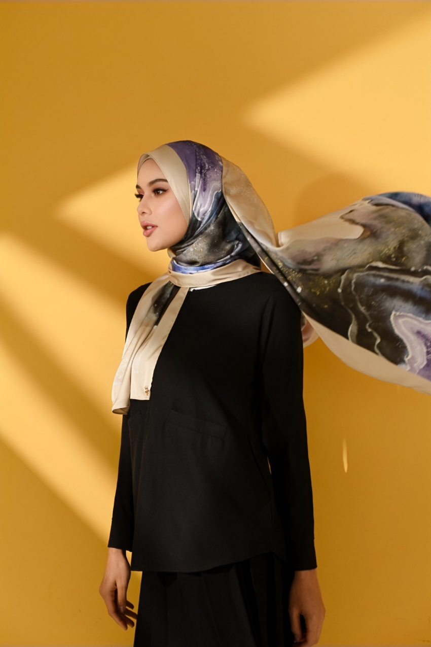 YES Dolce Vita Mixed Satin Silk Shawl in Magical