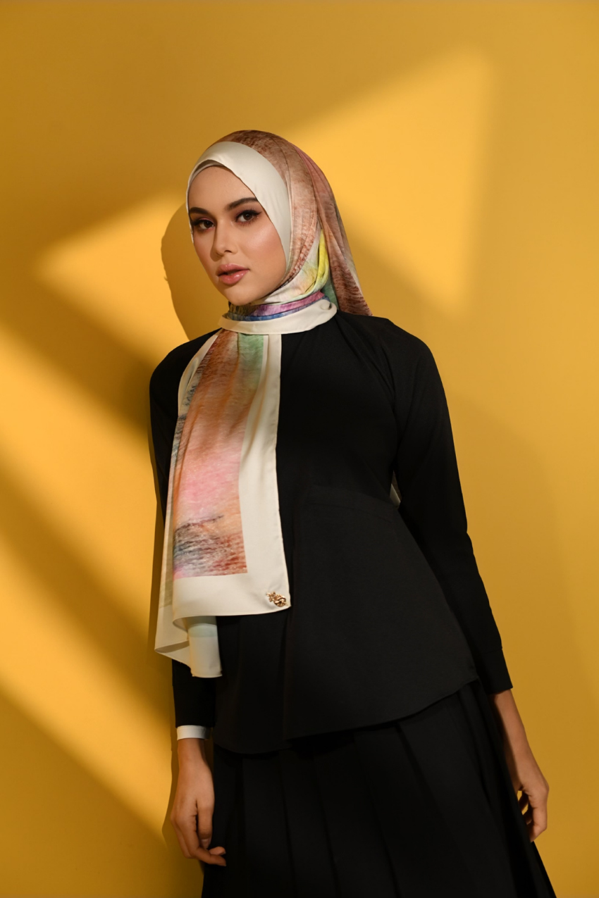YES DEFECT-  Dolce Vita Mixed Satin Silk Long Shawl in New Dream