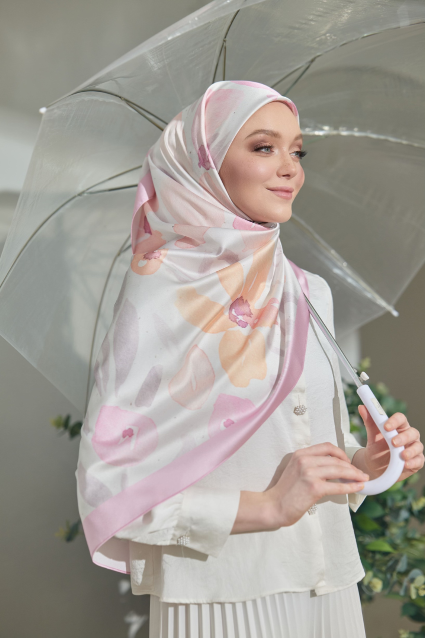 YES ( Square ) Paint in Bloom Mixed Satin Silk Scarf ( UNDERSTANDING )