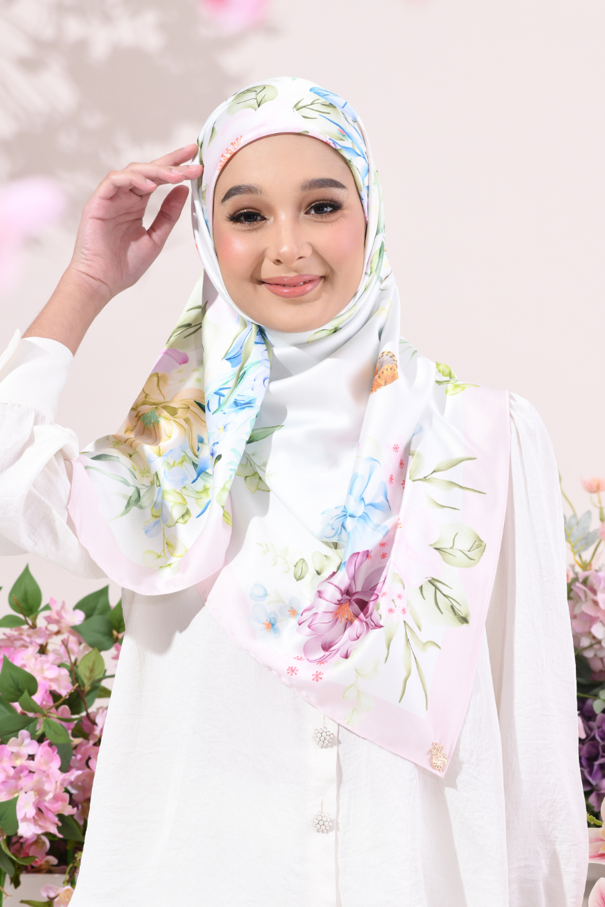 YES ( Square ) Soulful Bloom Mixed Silk Satin Scarf ( Laila )