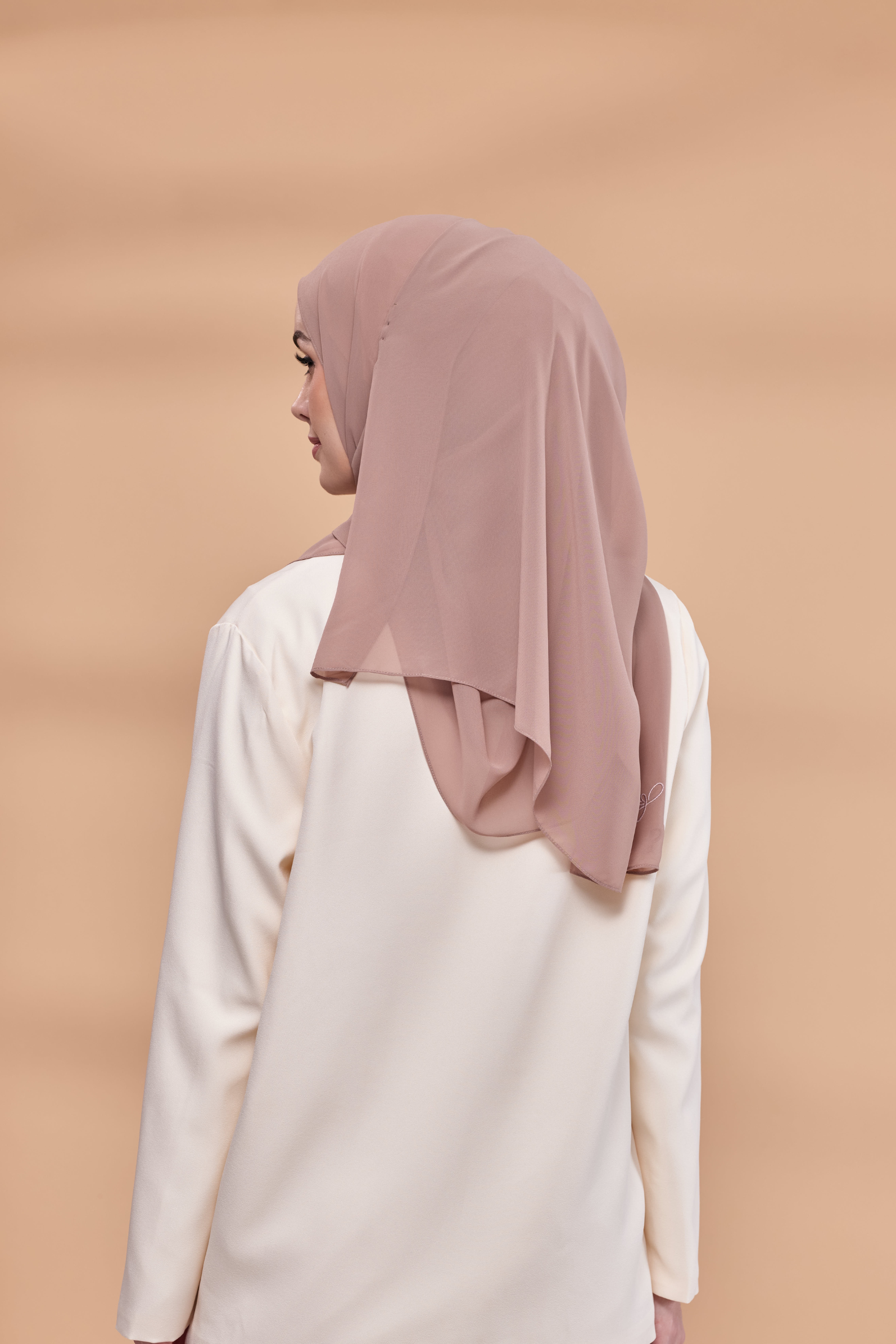 Emily Lux Chiffon  ( That Girl - Rosewood )