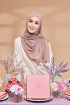 Emily Lux Chiffon  ( That Girl - Rosewood )