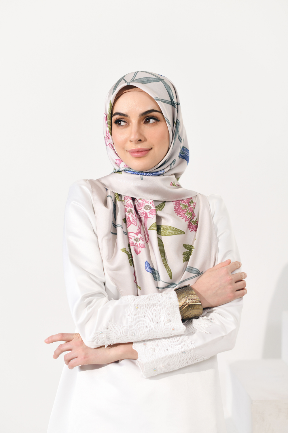 YES Colours of Morocco: Blooming Square in Loyal Ivory