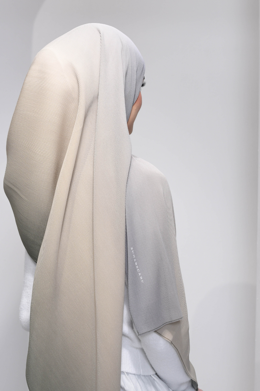 YES Defect Ombré Lumiére Wide Pleats in Kira - Code E