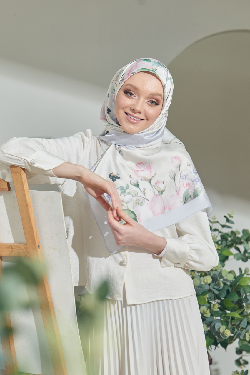 YES ( Square ) Paint in Bloom Matte Satin Silk Scarf ( HI-TEA )
