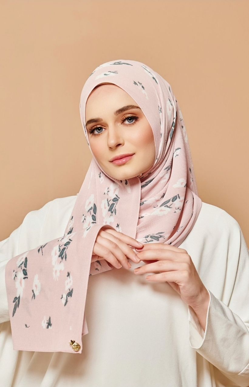 Sample - (PLEATS WIDE) Hello Gorgeous in Baby