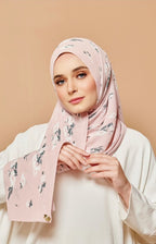 Sample - (PLEATS WIDE) Hello Gorgeous in Baby