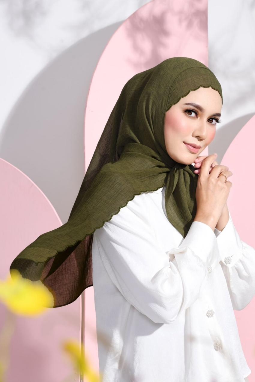 YES DEFECT - Saloma Embroidery Mixed Cotton Chiffon Shawl ( Garden )