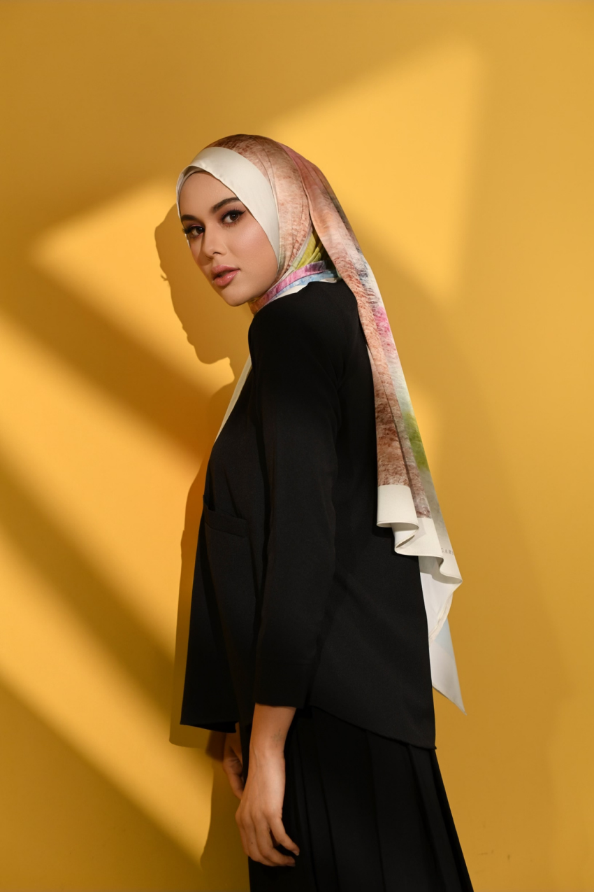 YES DEFECT-  Dolce Vita Mixed Satin Silk Long Shawl in New Dream