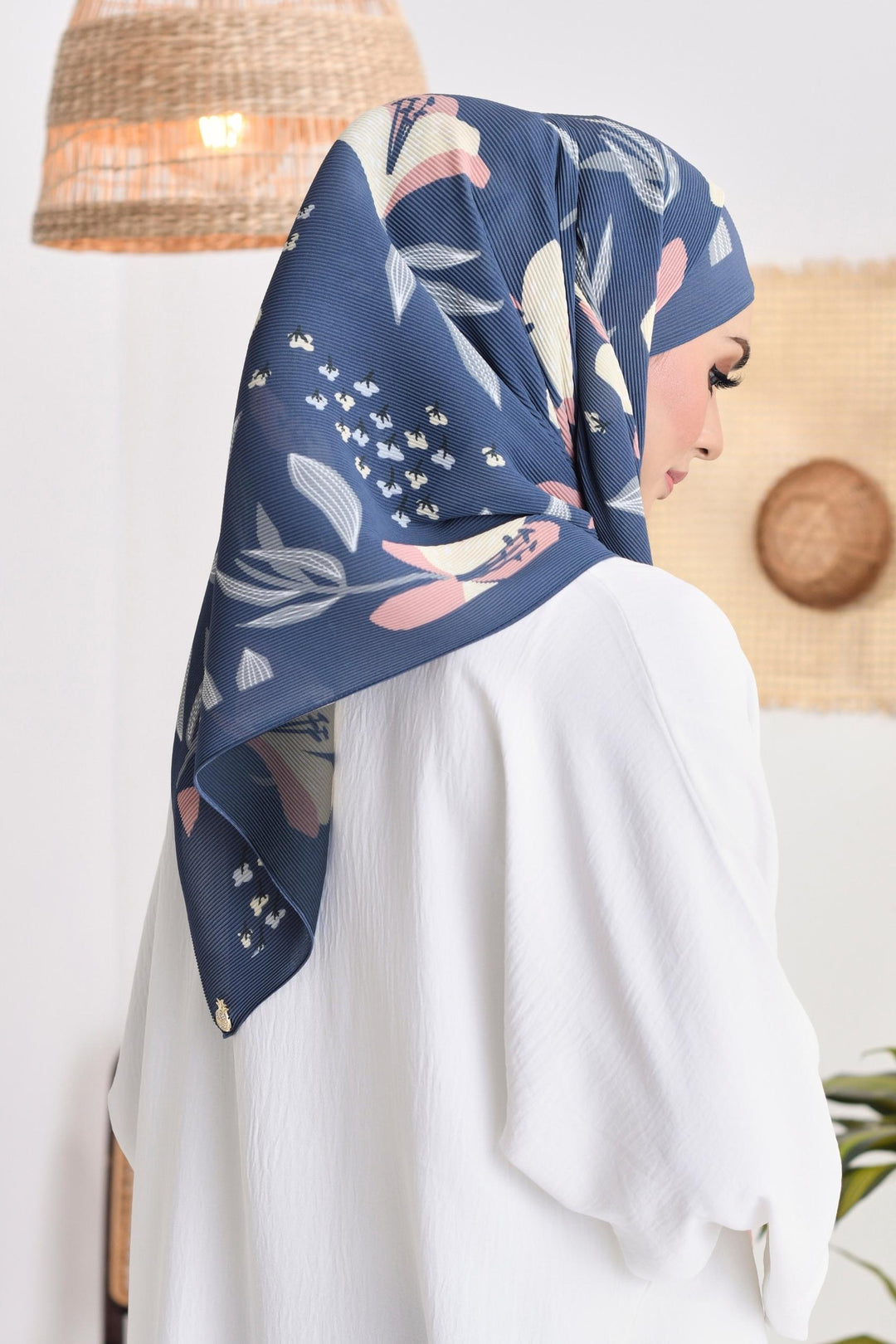 (SAMPLE) ( Full Wide Pleats Shawl ) Abstract x Bloom ( Majorelle )