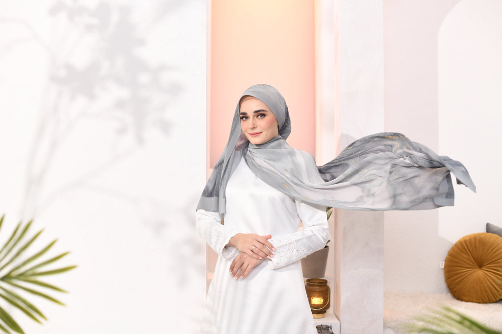 (SAMPLE) EID DOLCE Pleats Long Shawl in Sarsi