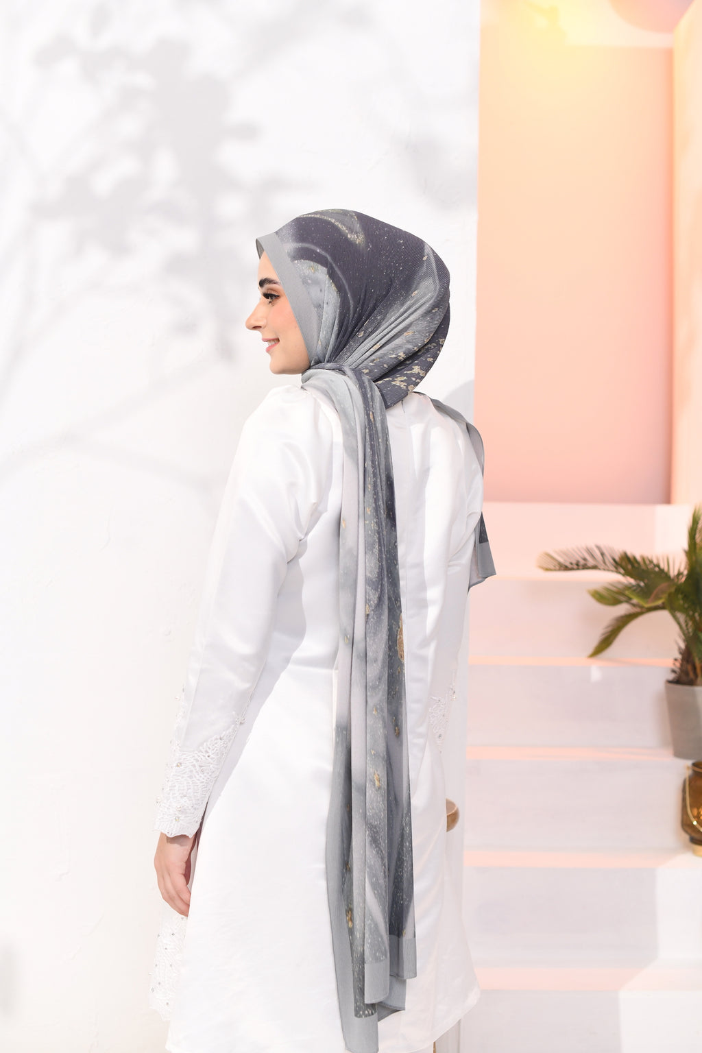 (SAMPLE) EID DOLCE Pleats Long Shawl in Sarsi