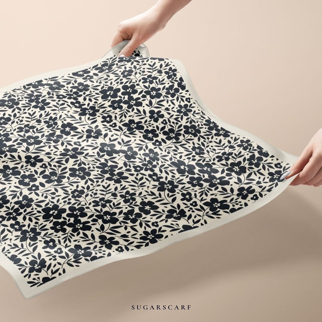 (SAMPLE) (PLEATS WIDE) Hello Gorgeous in Amazing