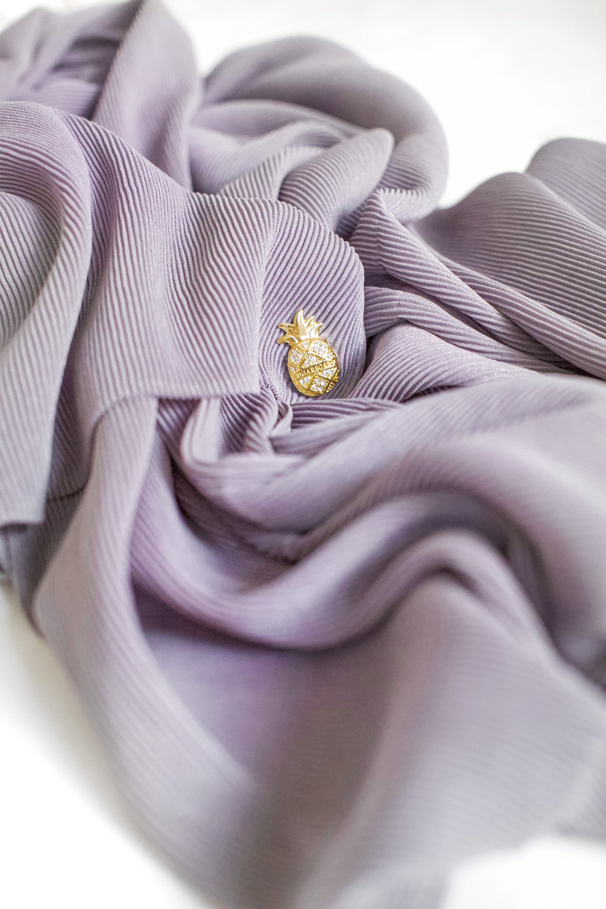 (SAMPLE) Breeze Plain Glitter Wide Full Pleats Shawl In Shades of Gray