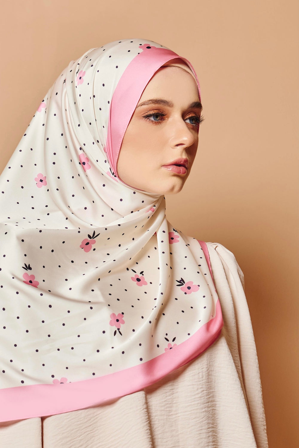 YES DEFECT - Long Shawl Mixed Satin Silk ( Hello Gorgeous In Hello In Pink)