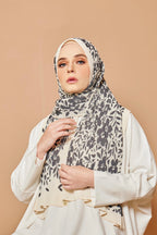(SAMPLE) (PLEATS WIDE) Hello Gorgeous in Amazing