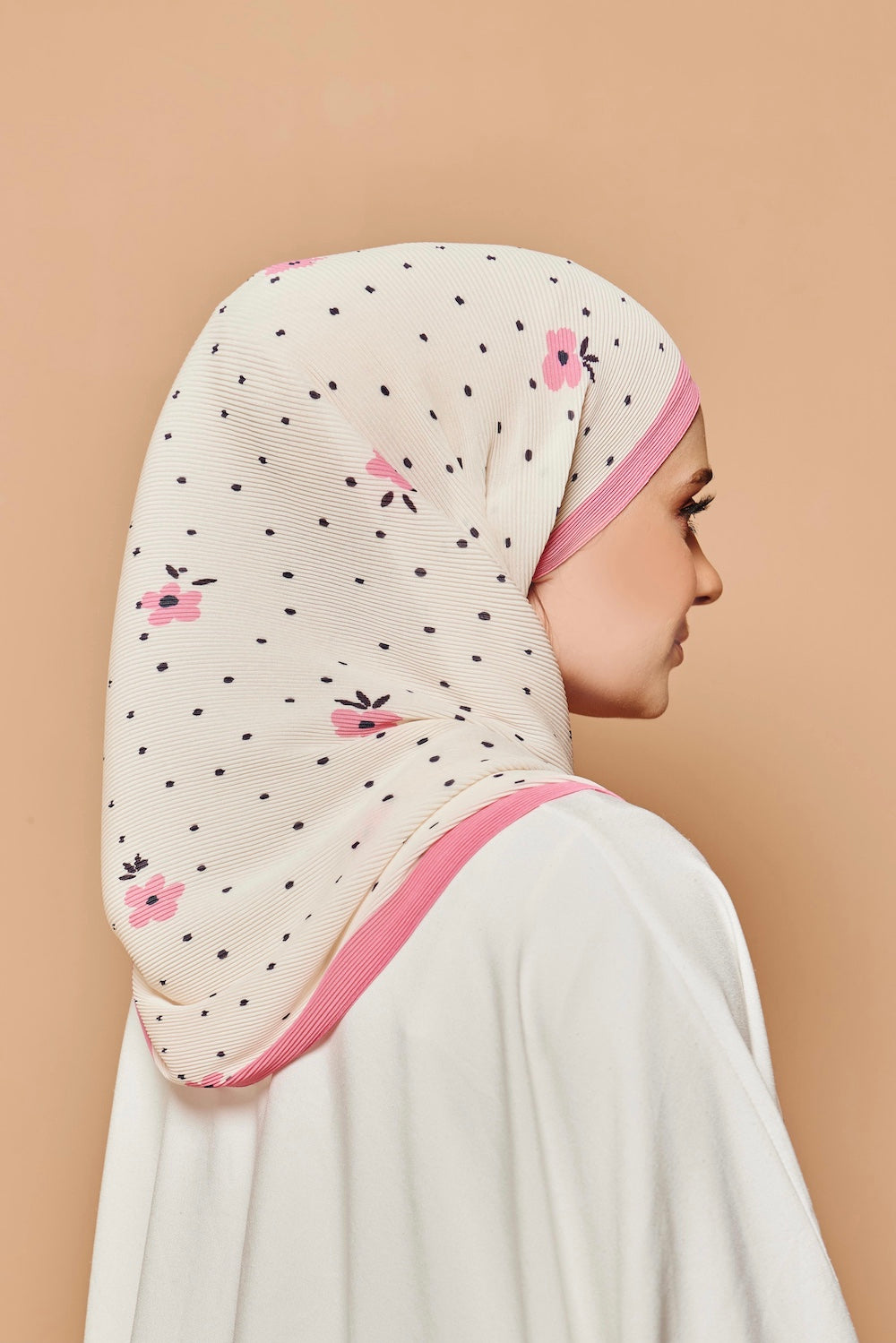 (SAMPLE) (PLEATS WIDE) Hello Gorgeous in Pretty in Pink