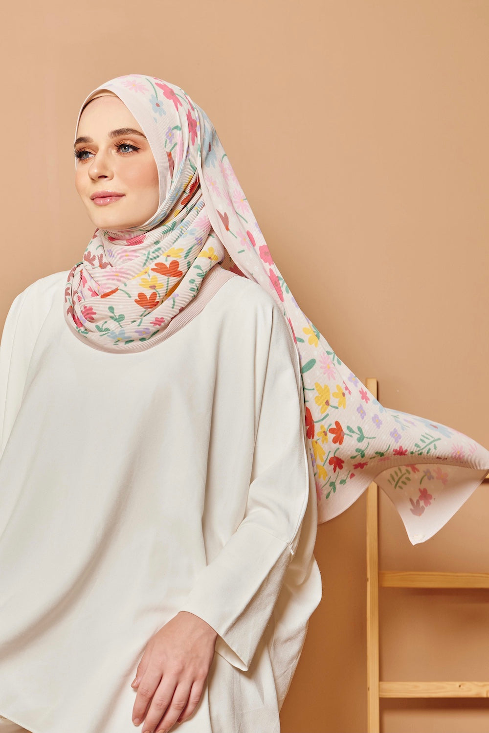 (SAMPLE)(PLEATS WIDE) Hello Gorgeous in Jarden