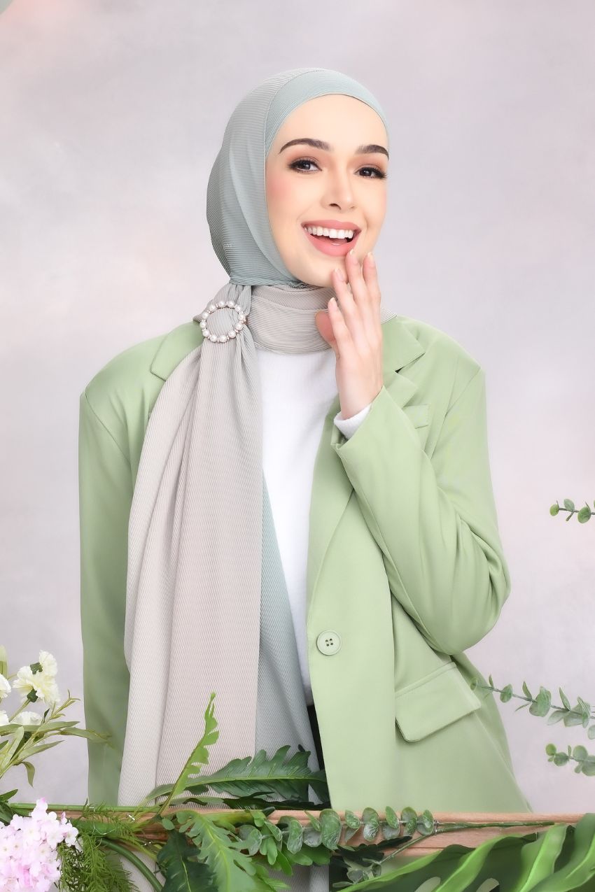 Yes Defect ( Full Wide Pleats Shawl ) Ombré ( Radiance) Code C
